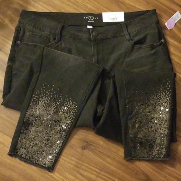 Boutique Plus Denim - 🍃🌺BUYONEGETONE $5 Black Sequins Jeans🌺🍃